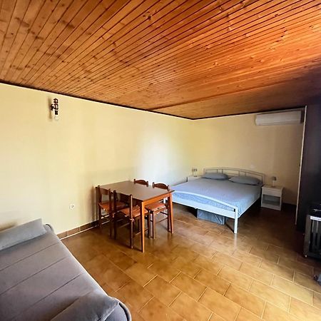 Apartma Korelc コペル エクステリア 写真