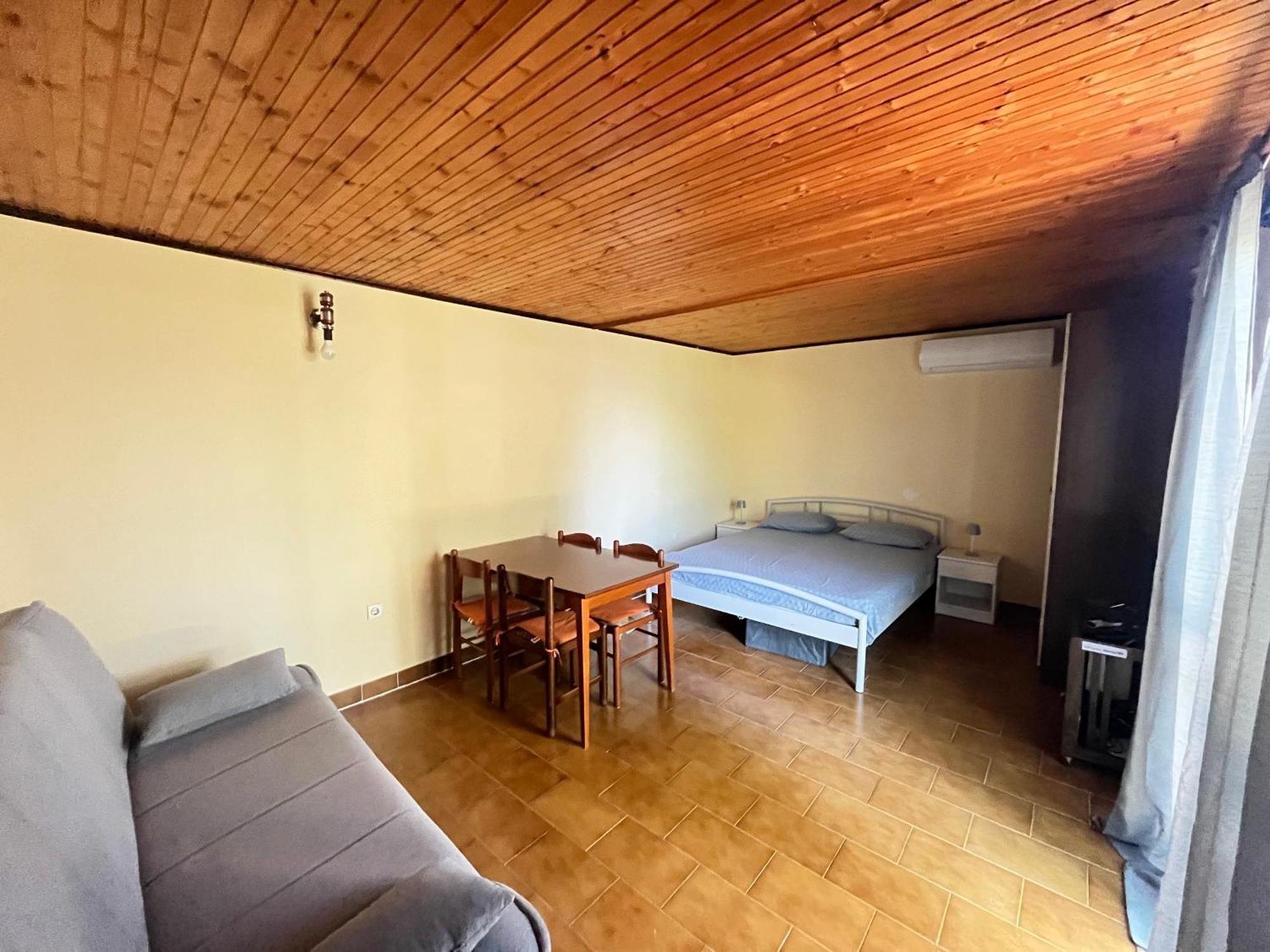 Apartma Korelc コペル エクステリア 写真