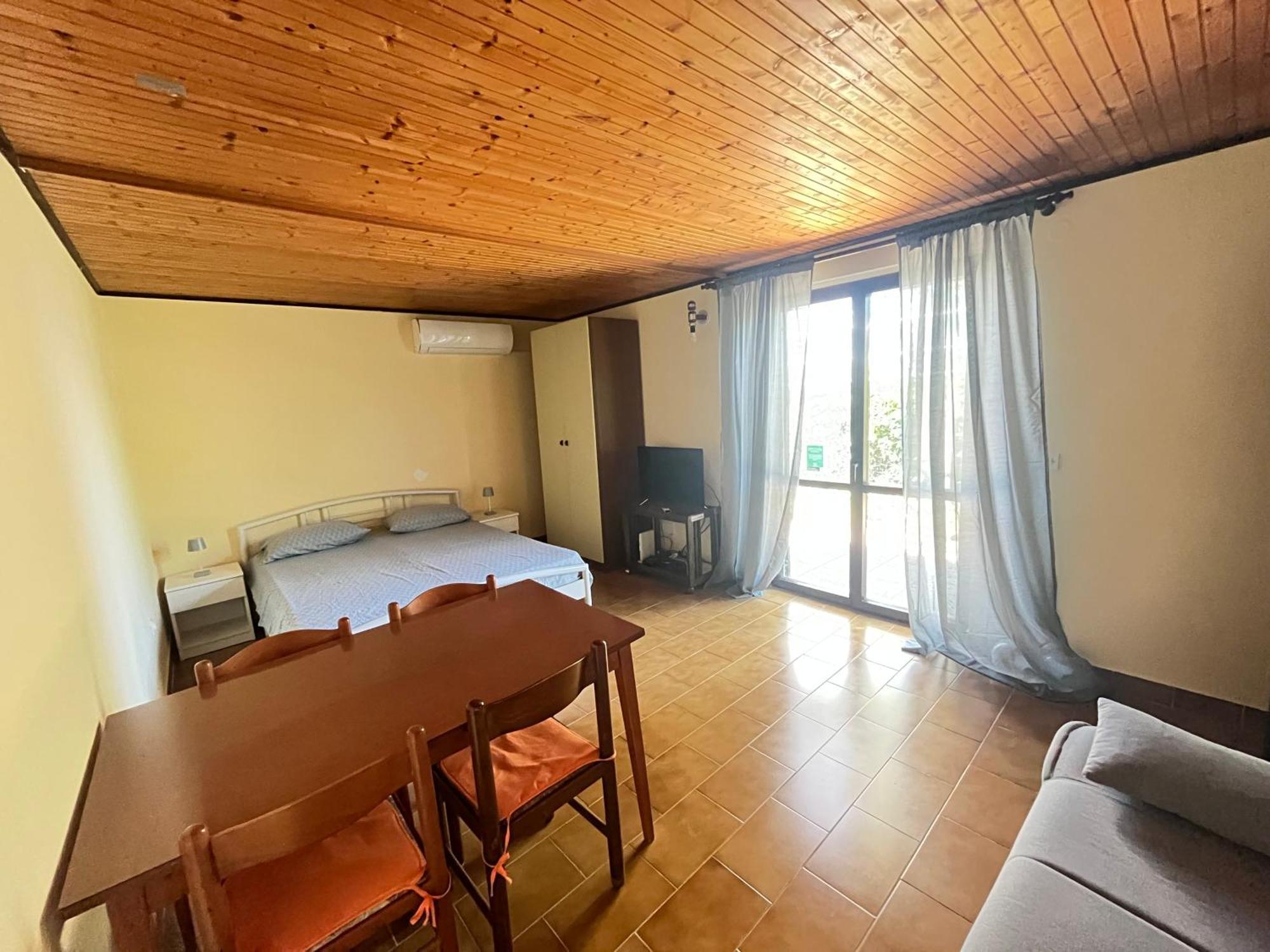 Apartma Korelc コペル エクステリア 写真
